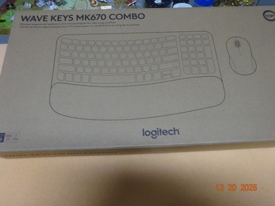 Logitech - Wave Keys MK670 Combo Ergonomic Wireless Keyboard and Mouse