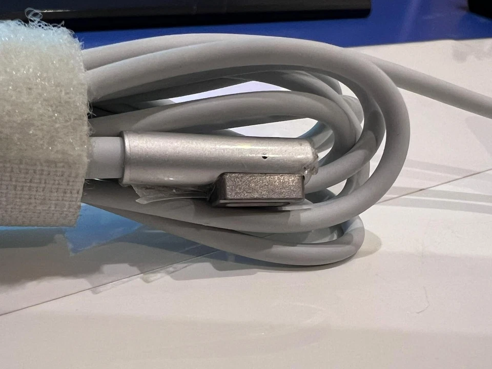 Apple MacBook 13" A1181 – 80GB – Core 2 Duo – Perfettamente Funzionante – macOS - Immagine 2 di 4