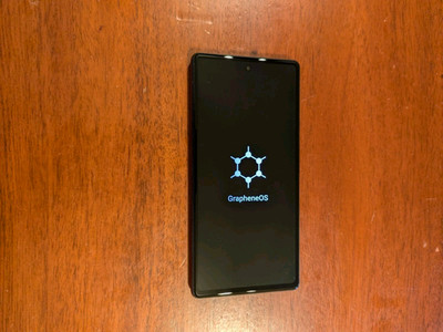 Degoogled Pixel 6a 128GB grau, verschlüsseltes Privacy Phone Graphene OS - NEUER AKKU