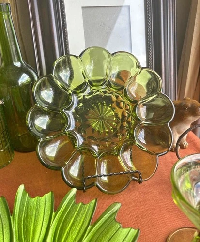 Vintage 1972 Anchor Hocking Fairfield Avocado Green Egg Plate