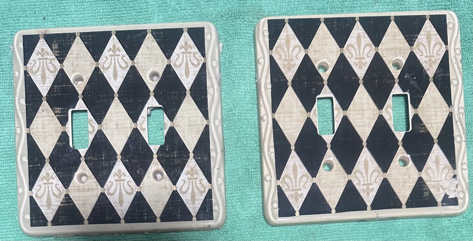 Juego de 4 placas de cala interruptor de luz de porcelana flor de lis a cuadros Foto 3 de 4