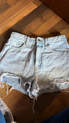 Wild Fable Juniors Blue Light Wash Denim Low Rise Cut Off Shorts Pockets 5