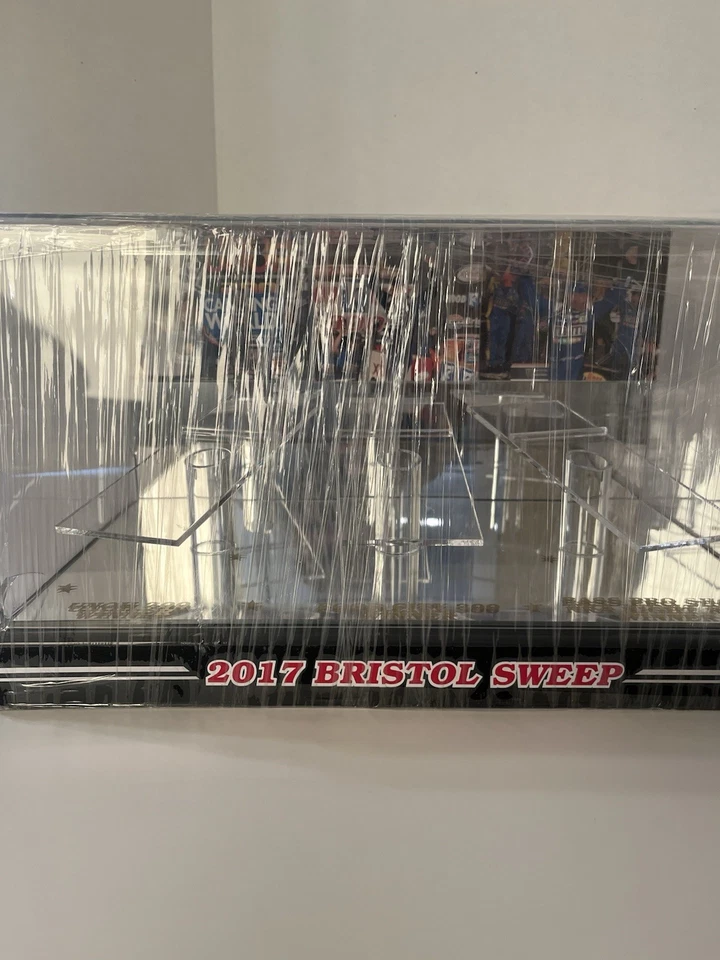 Juego de barrido Kyle Busch 2017 Bristol, con vitrina de tienda Jeff Hammond Foto 3 de 4