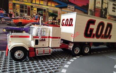 CAMION SEMI REMORQUE Americain - N°7 - Mack B 6 1 T - Citerne Western