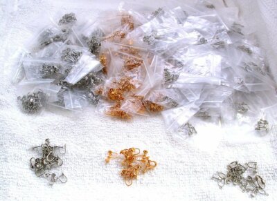 2 POUNDS SCREW ON VINTAGE EARRING FINDINGS BELOW WHOLESALE COST DD70