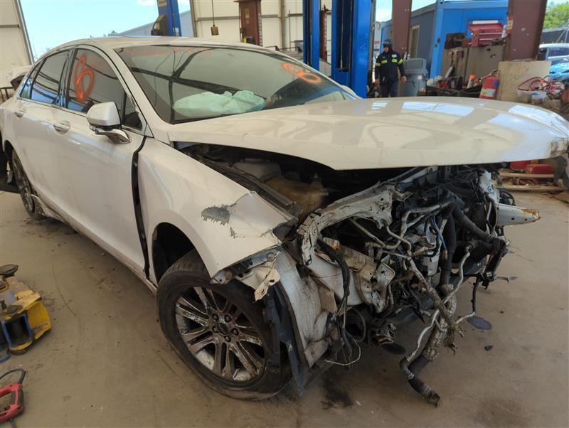 2014 Lincoln MKZ Rear Left Door White OEM Used 99000 Miles K56855