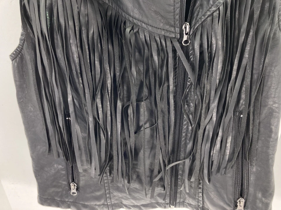 Chaleco vegano de imitación de cuero Wet Seal para mujer grande negro cremallera completa flecos sin mangas Foto 3 de 4