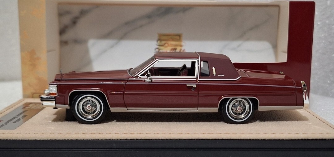 Cadillac Fleetwood Brougham Coupe 1984 Red 1:43 Stamp Models