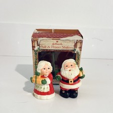Vintage Hallmark Mr & Mrs Claus Salt & Pepper Shakers 3.25