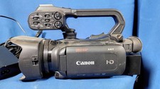 Canon XA11 f1.8 20x Optical Zoom HD Professional Camcorder with Battery