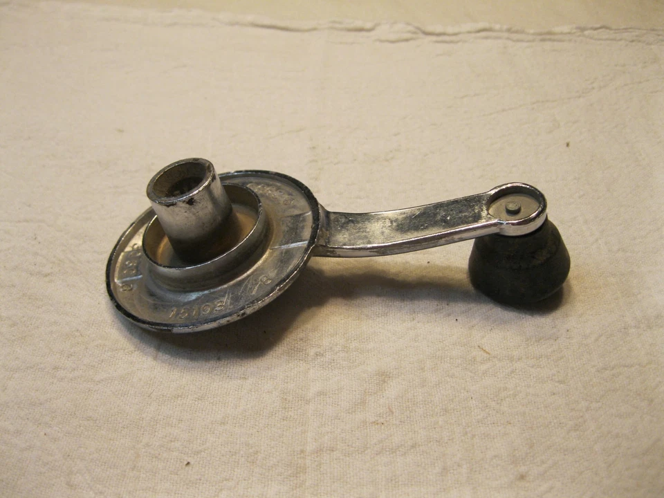 Dodge Charger 1969-1973 manivela de ventana MOPAR# 2935682 cromada con perilla negra Foto 3 de 4