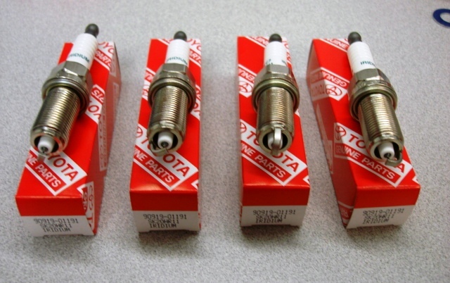 Toyota Tacoma 2.4L 2.7L 2R-ZFE 3R-ZFE Spark Plug Set 4 Genuine OEM OE