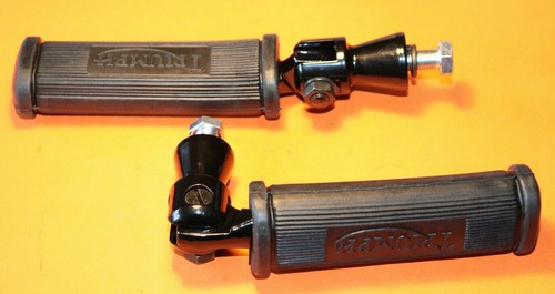 TRIUMPH UNIT A PAIR PILLION FOOTREST TR6 T120 T150 82-9369 82-5552 UK MADE - Picture 5 of 6