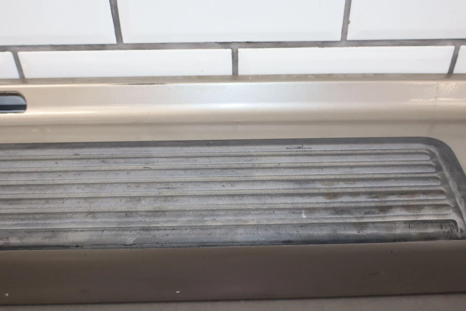 96-98 Lexus LX450 Parachoques Trasero Cubierta Sección Central (Beige Cachemira 4M9) Foto 4 de 4