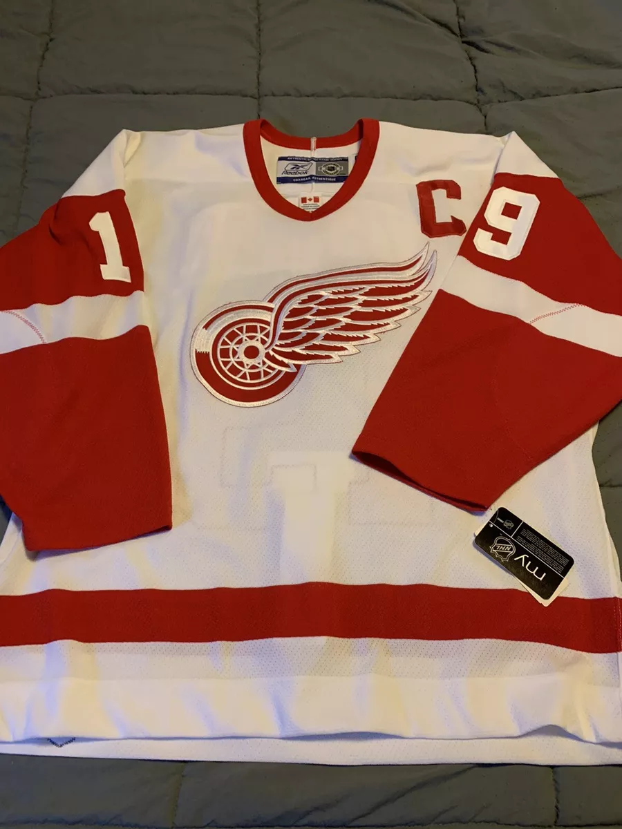 Steve Yzerman Detroit Red Wings White Jersey Size 52 New With Tags &  Fightstrap