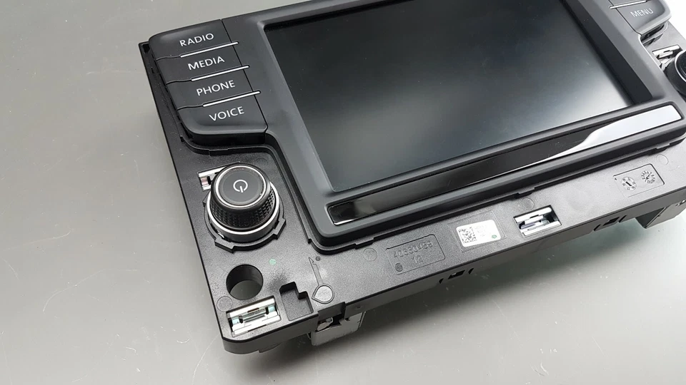 Original VW Passat B8 3G Discover Pro Control Panel Satnav 6,5 " Inch 3G0919605D - Image 2 of 4