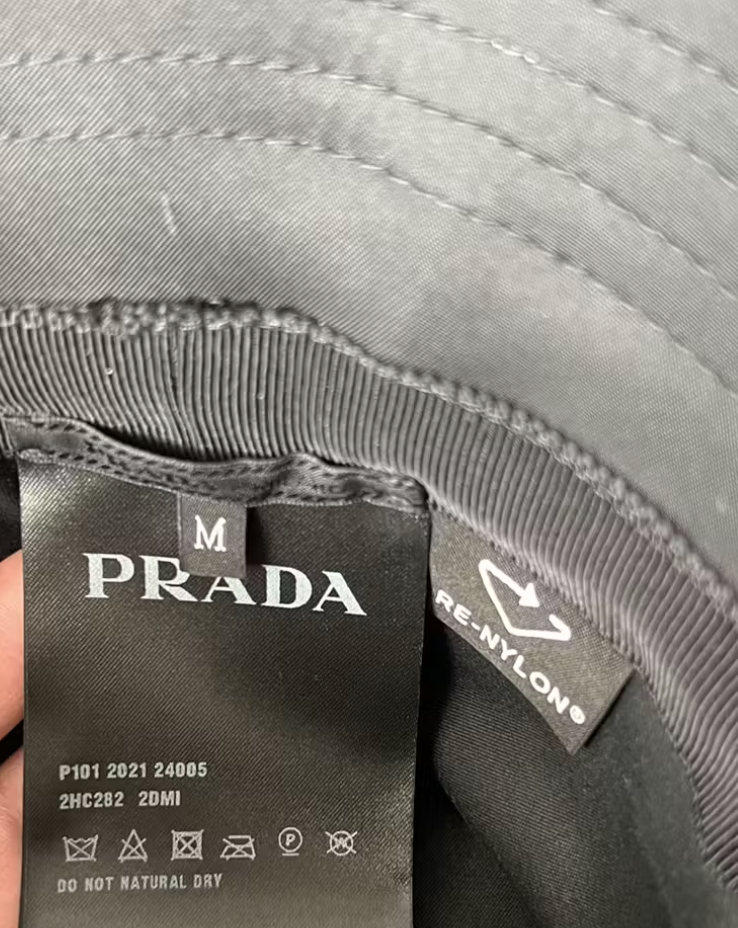 PRADA RE-NYLON POUCH BUCKET HAT BLACK SIZE MEDIUM | eBay PRADA RE-NYLON POUCH BUCKET HAT BLACK SIZE MEDIUM | eBay