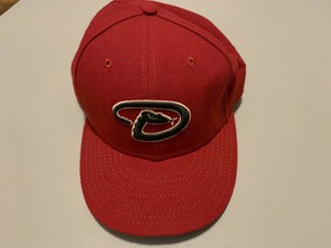 burgundy new era cap