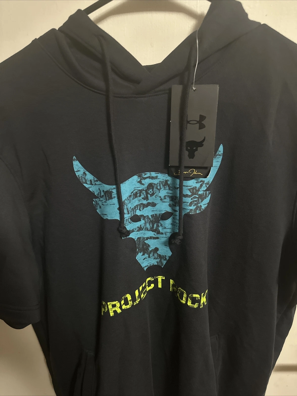 NWTS-Under Armour Project Rock Short Sleeve Hoodie Black --LARGE
