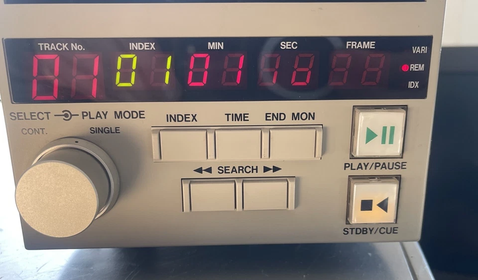 DENON DN-961FA High-End CD-Player XLR - geprüft vom Händler - Bild 3 von 4