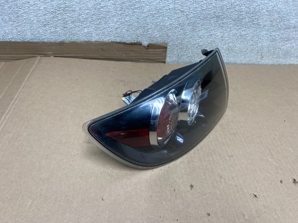 Luz trasera lateral izquierda conductor Mazda 3 2007 2008 2009 sedán U7044 DW Foto 3 de 4