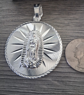 medalla virgen de Guadalupe grande de plata 925 plata 100% mexicana,Pendiente..