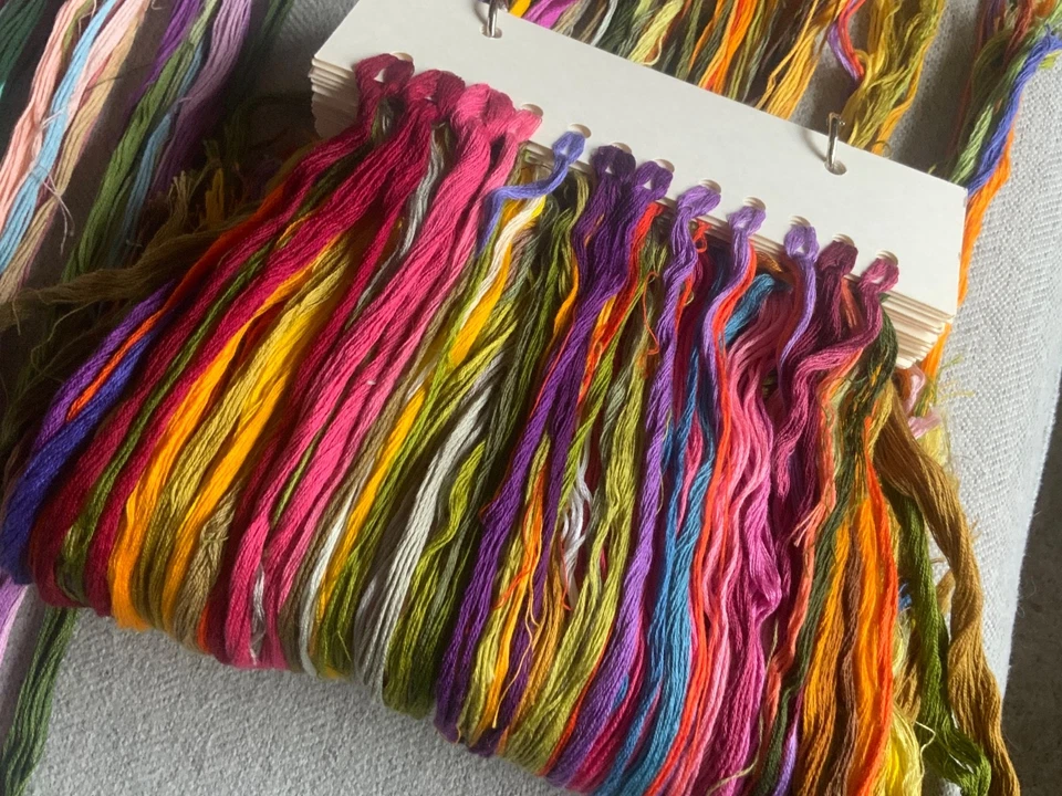 Lot 150 DMC EMBROIDERY CROSS STITCH FLOSS THREAD Mixed Colors - Image 3 of 4