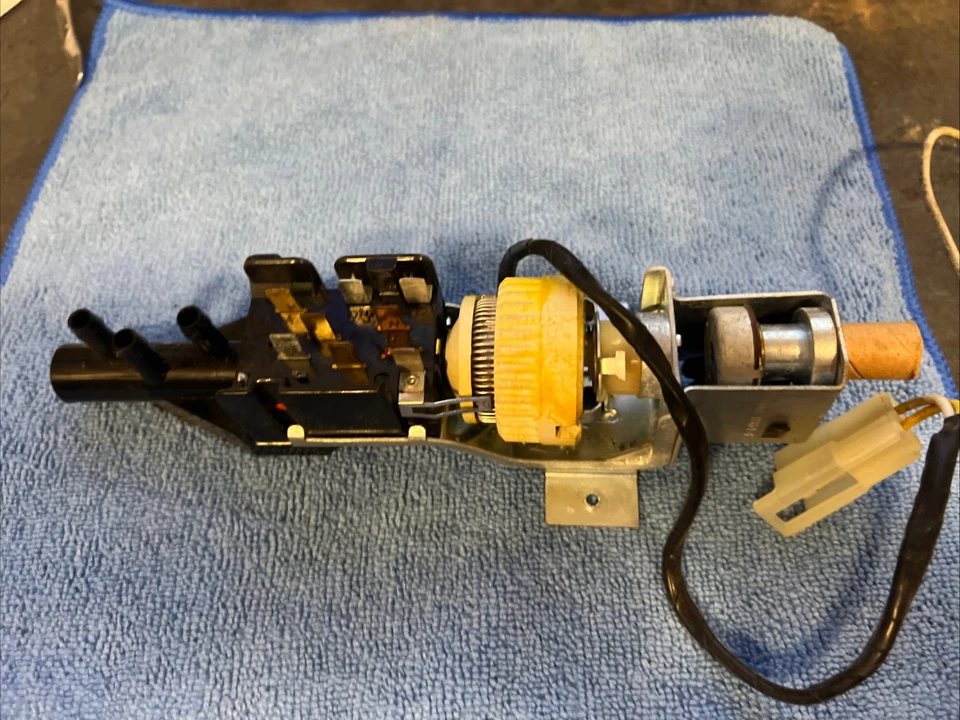 Nuevo de Lote Antiguo 1970-1972 INTERRUPTOR DE FAROS CONTINENTAL LINCOLN D0VY-11654-C SW-900-A Foto 2 de 4