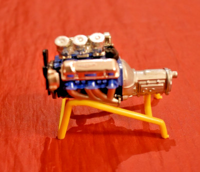 AMT 1965 Pontiac GTO 389 Tri Power Engine 1/25