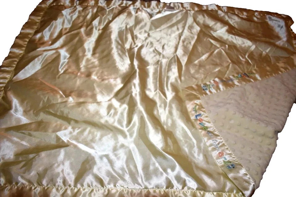 Винтажное атласное одеяло для детской кроватки Carter's Love you From A-Z Yellow Minky Dot F9 - Изображение 4 из 4