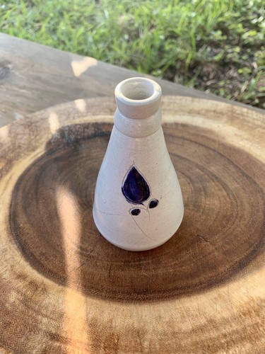Williamsburg Pottery - Picture 2 of 11