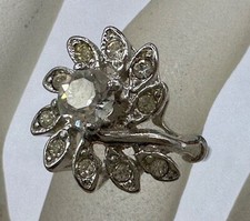 VINTAGE SILVER PLATED CZ CLUSTER WOMEN'S RING SIZE 5.5