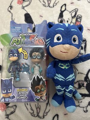 PJ Masks Set 2 Figure Luminose Catboy E Romeo Con Amuleto Luminoso, Giocattolo Ufficiale Per Bambini 3+ Anni - 2