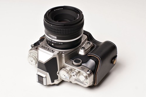Funda protectora de cuero genuino con media cámara para Nikon DF parte inferior abierta negra - Imagen 8 de 9