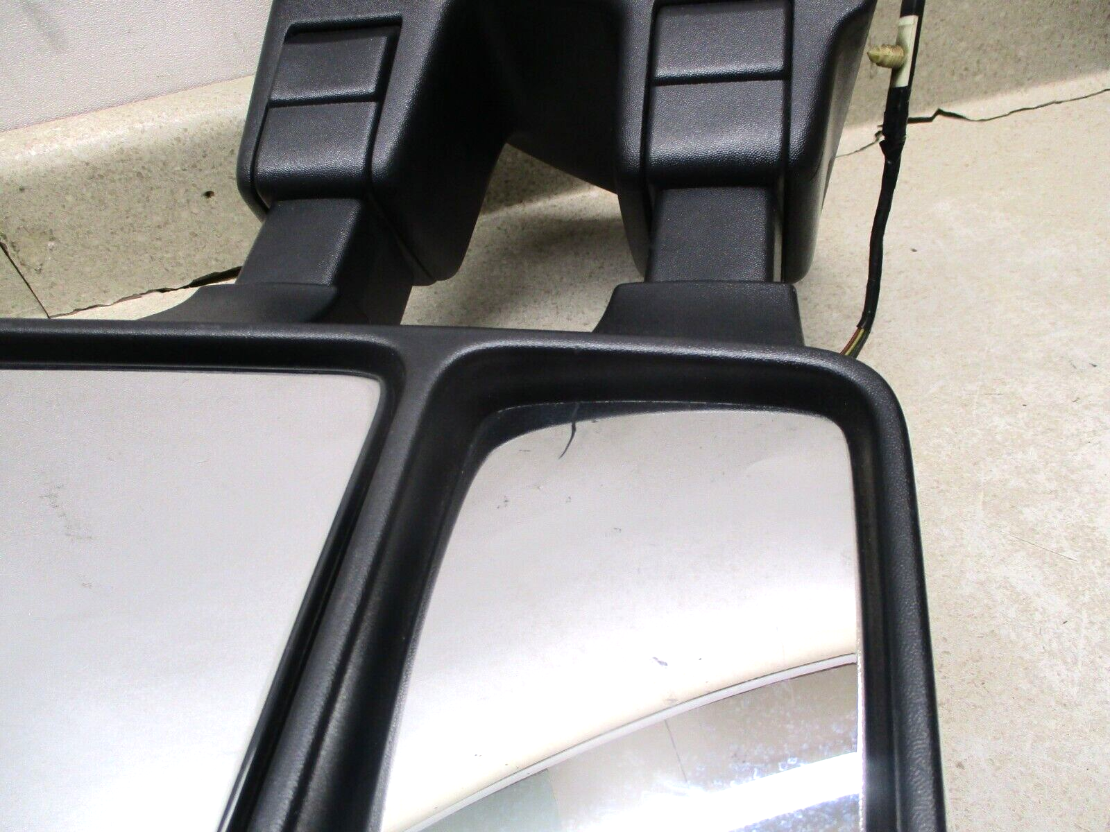 1448321 09 to 12 Ford F250 Front Left Driver Heated Door Dual Arm  