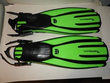 MARES AVANTIQUATTRO Open Heel Dive Fins - Lime Green color Size Small