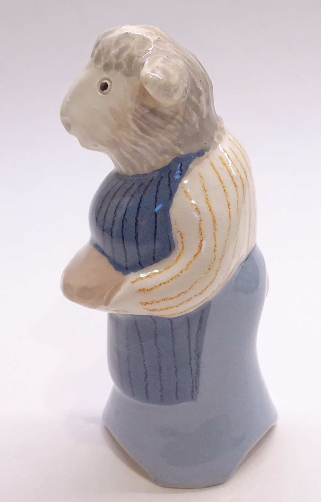 Stuart Bass Pie Bird Vent/Funnel * Sheep ~ Lamb with Pie * made in England