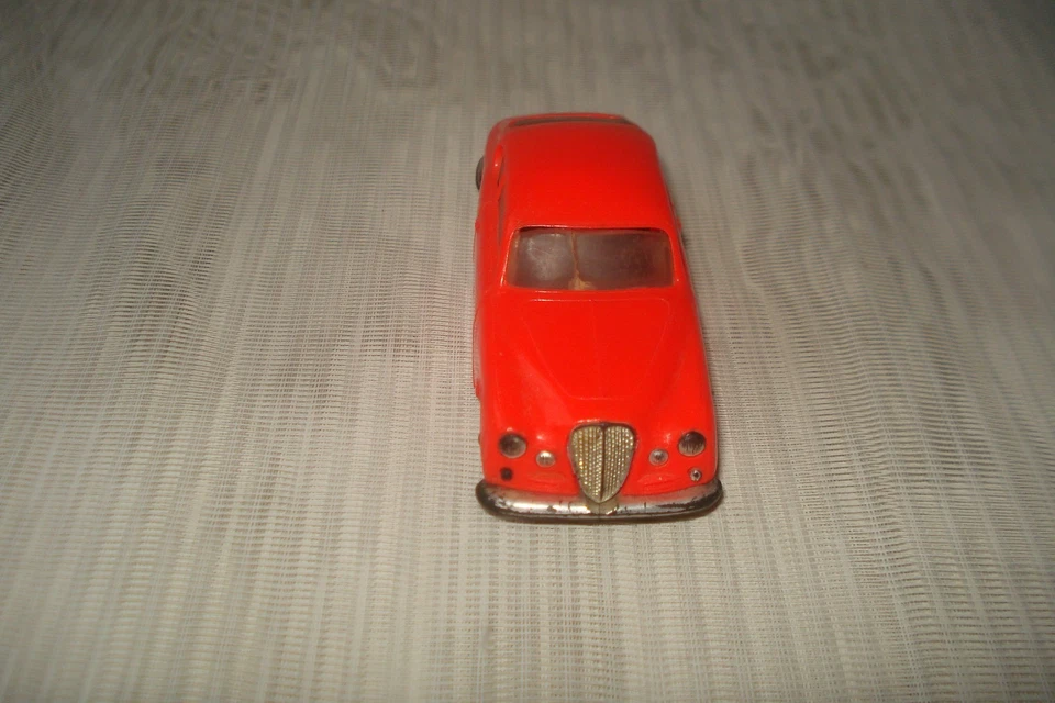 NOREV n°22 : Lancia Aurelia GT orange (corail) - 1/43 - sans boîte - Photo 2/4