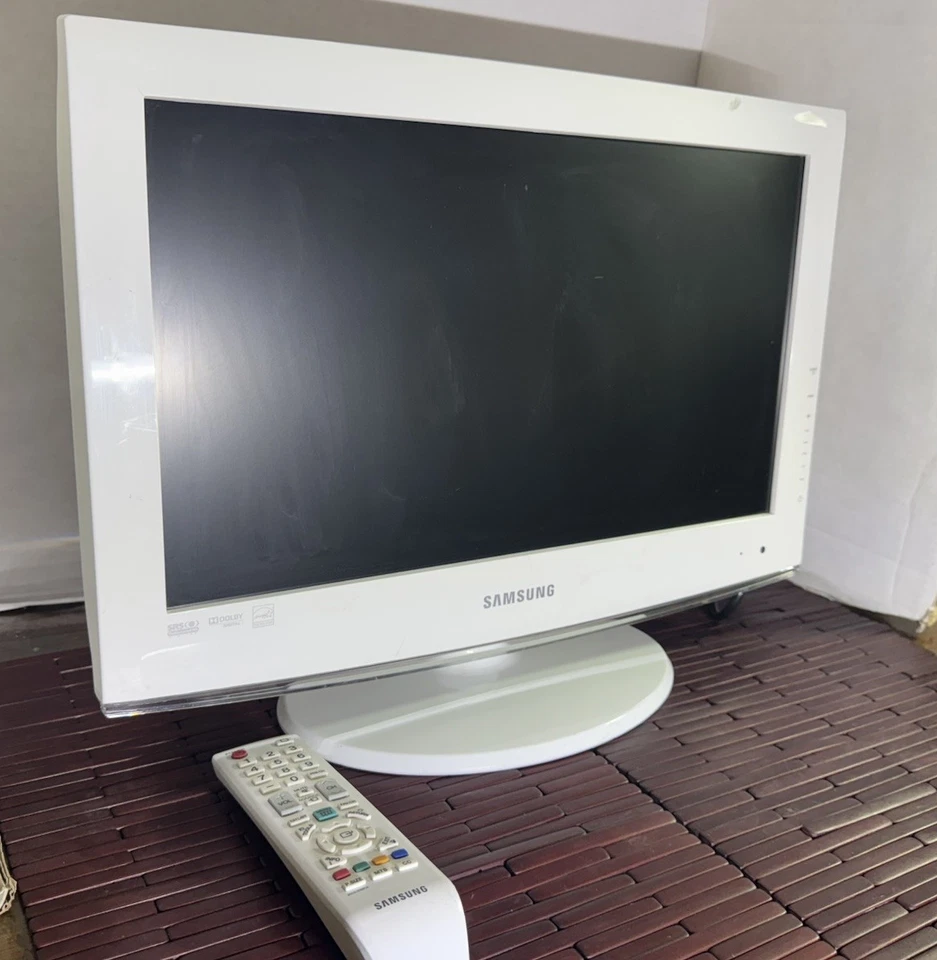 Samsung LN19B361C5D 19-Inch LCD HDTV – Includes Remote – Ideal for Retro Gaming - Image 2 of 4