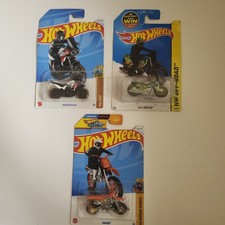 Lotto 3 moto Hot Wheels 2024 Ducati DesertX, trituratore e HW450F da collezione