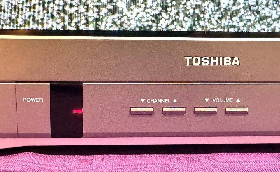 Toshiba 14” Model 14AF45 CRT Color TV/Gaming Video Component- Tested And Works! - Image 3 of 4