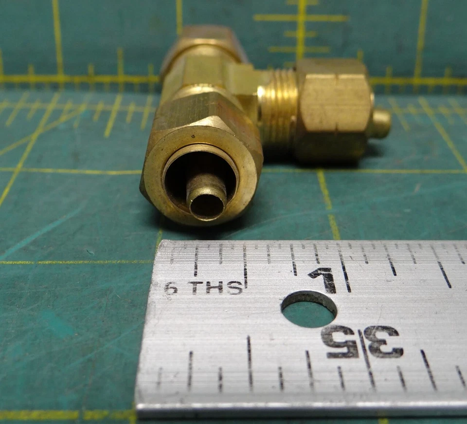 3/8 in. to 3/8 in. to 3/8 in. O.D. Brass Compression Tee Fitting w/ Tube Insert - Image 3 of 3