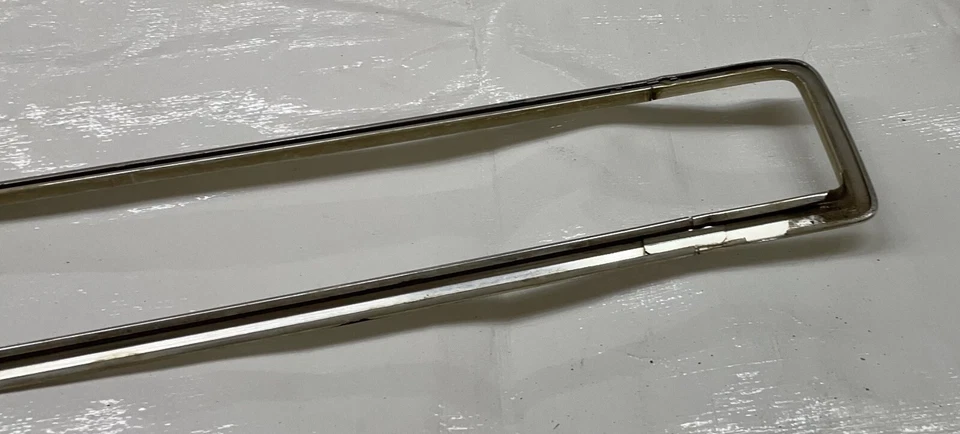 Mopar B 1969 carrocería maletero moldura Plymouth cubierta tapa aluminio moldura panel Foto 3 de 4