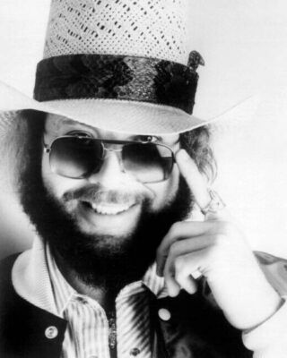 Hank Williams Jnr cool pose in hat and sunglasses smiling 8x10 photo