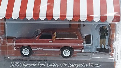 Greenlight 97160C 1978 Plymouth Trail Duster with backpacker 1:64