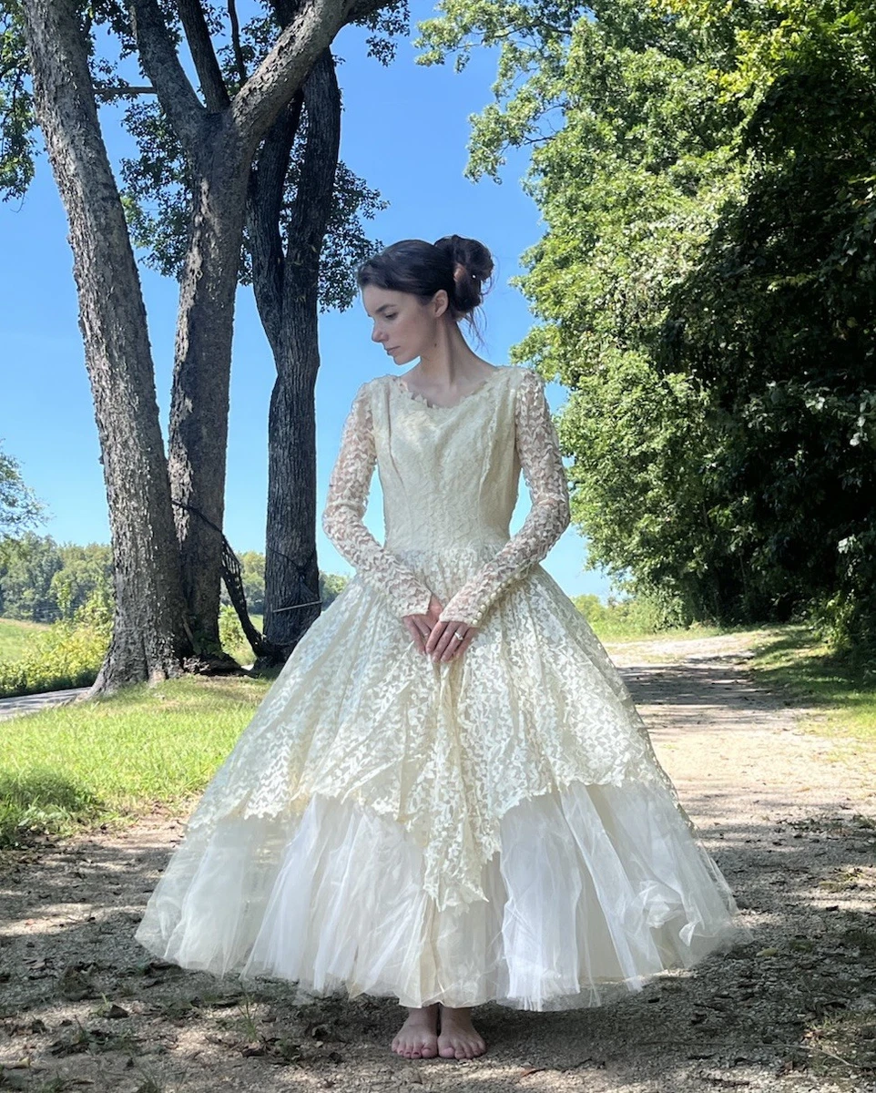 Women's Vintage Wedding Dresses & Veils for sale