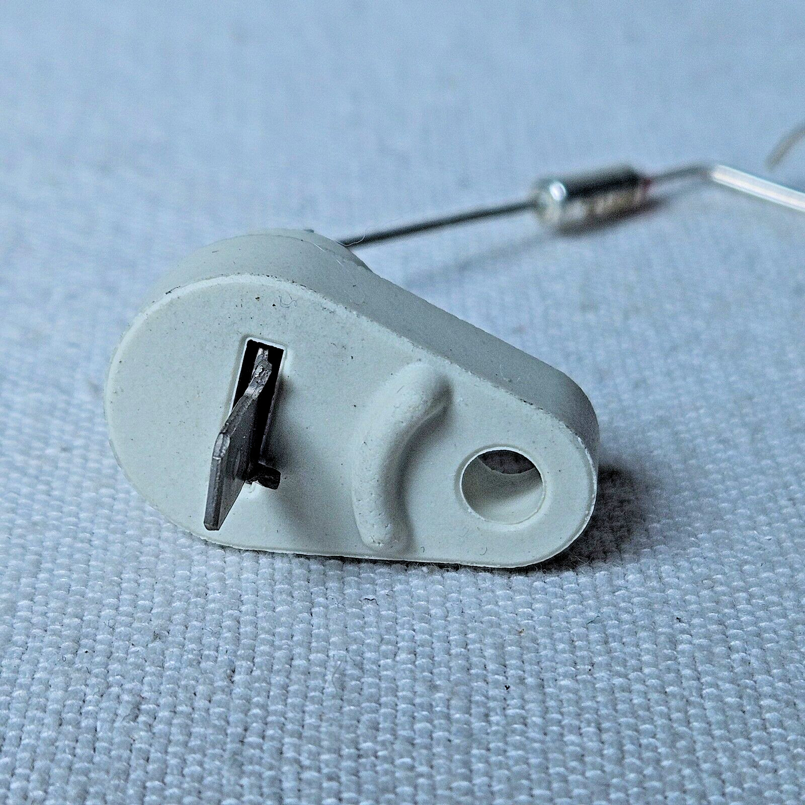 First Co 951-1 FUSIBLE LINK With Base White for First Company® HX Fan Coil Units