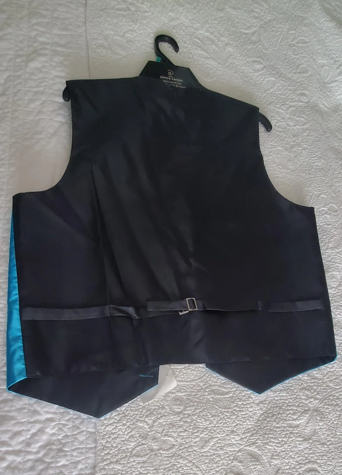 Vest By Pierre Cardin, Teal w/bow tie and Hanky (NEW) Size L - Image 2 of 4
