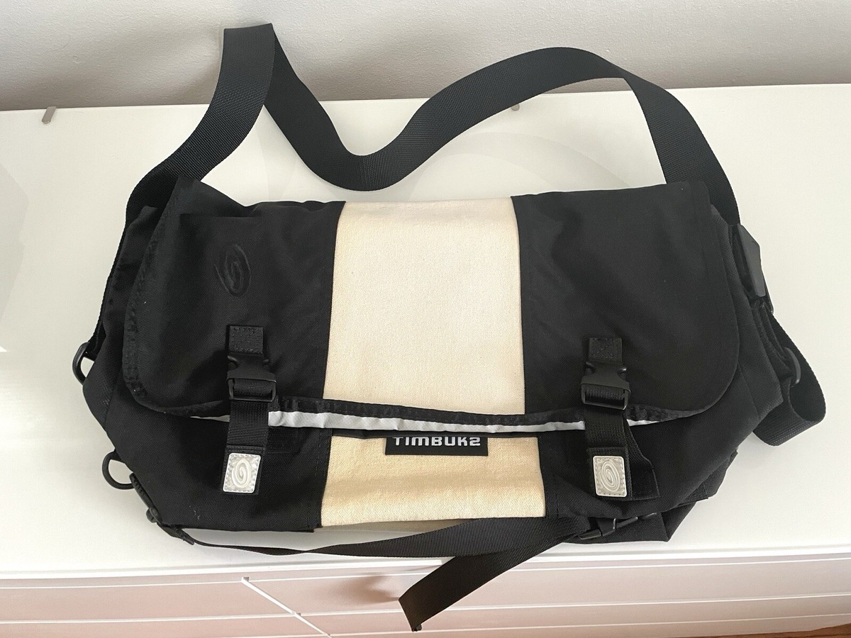 Timbuk2 Black Messenger Bag Artist Canvas Limited Edition Timbuk2 Black Messenger Bag Artist Canvas Limited Edition