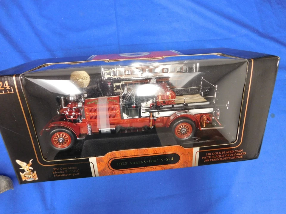 Signature Models 1925 ahrens-fox N-S-4  New in Box 1:18 Scale Metal Die Cast - Image 3 of 4